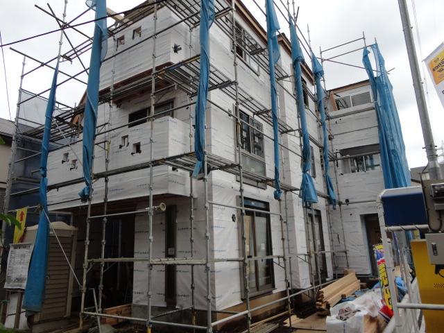 Local appearance photo. Local (11 May 2013) Shooting