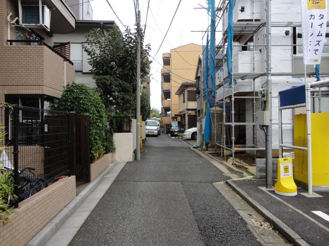 Local photos, including front road. Local (11 May 2013) Shooting