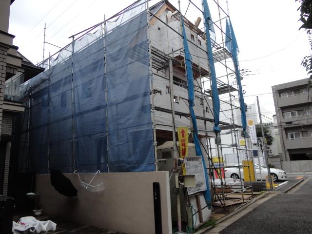 Local photos, including front road. Local (11 May 2013) Shooting