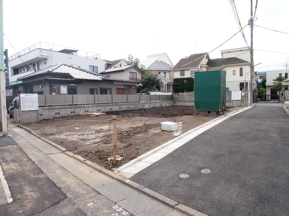 Local photos, including front road. Local (August 2013) Shooting