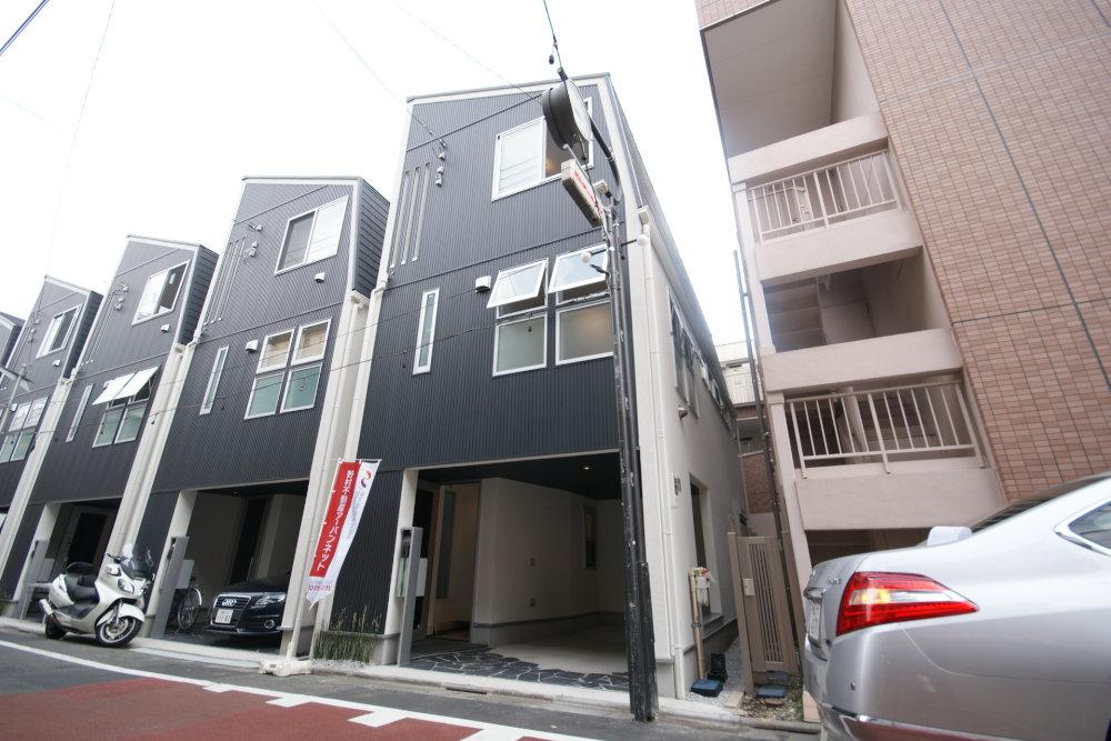 Same specifications photos (appearance). It is also good at builders stylish appearance. (Enforcement example)