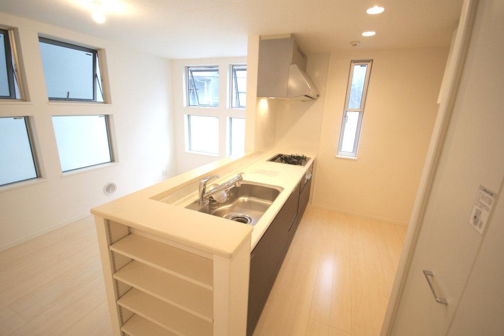 Same specifications photo (kitchen). It is a water purifier systems with kitchen. It also will be fun so much wide and dishes. (Enforcement example)