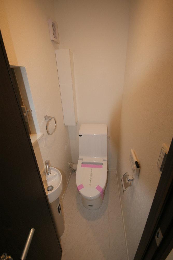 Same specifications photos (Other introspection). Bidet with toilet. (Enforcement example)