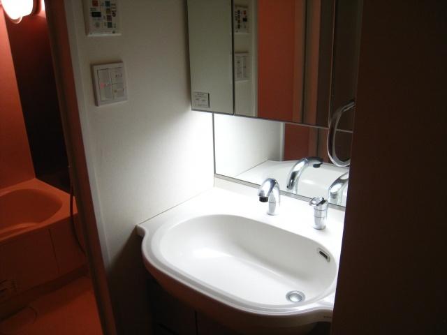 Wash basin, toilet