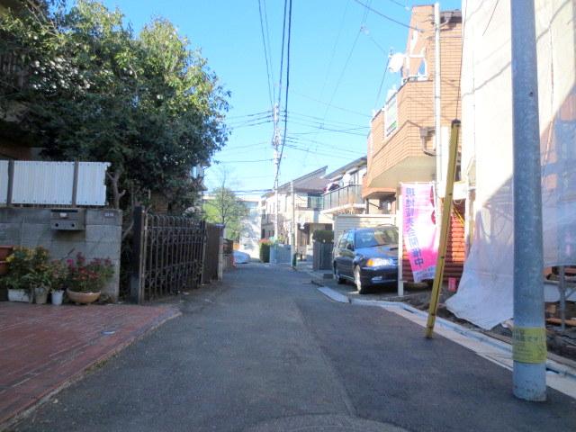 Local photos, including front road. Local front road.