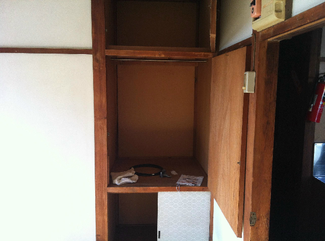 Other. ☆ Receipt, Yes upper closet ☆