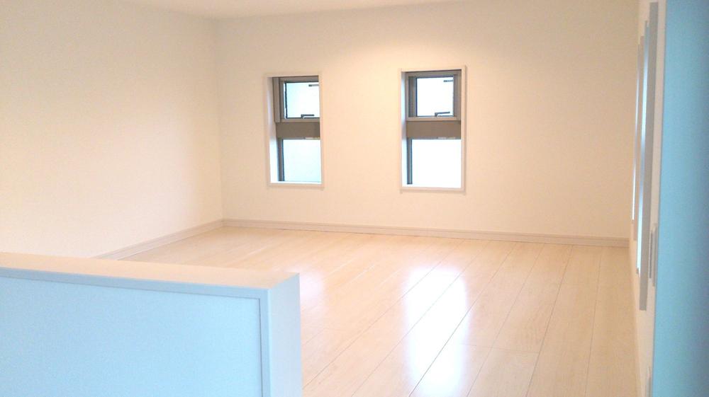 Non-living room. Building 2 About 4.6 Pledge super loft of. 