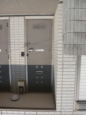 Entrance. Building inlet portion.