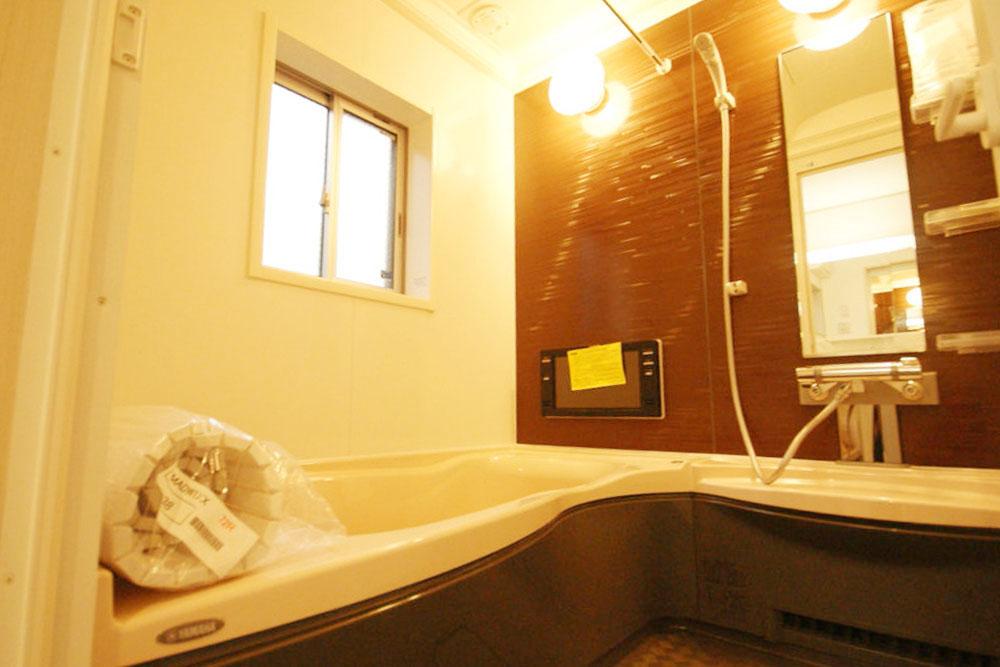 Bathroom. It stuck in the loose and the bathtub in the system bus one tsubo type.