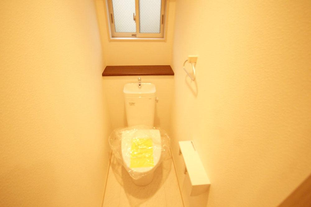 Toilet. 1st floor ・ Since there is a toilet on the second floor, Okay busy time of the morning.