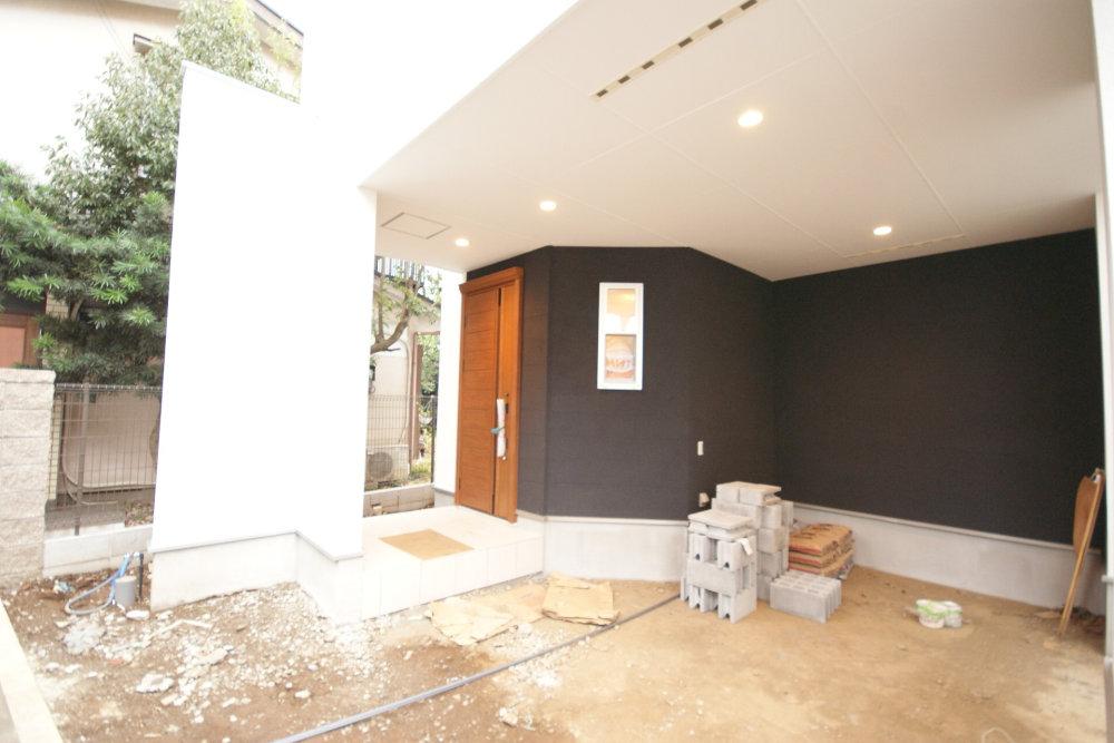 Local appearance photo. Car space also widely, It is also possible parking relatively large car.