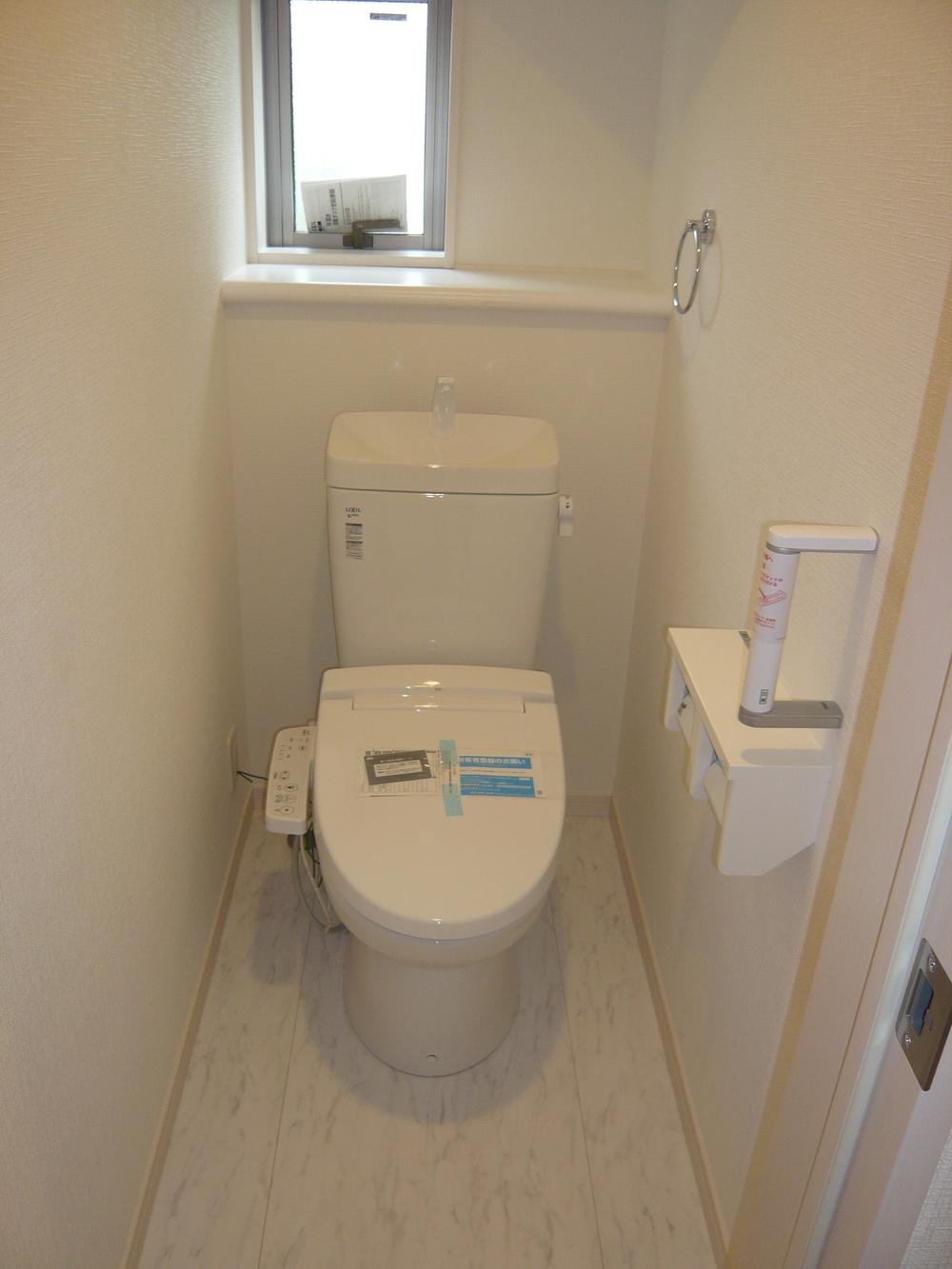 Toilet. Indoor (October 21, 2013) Shooting