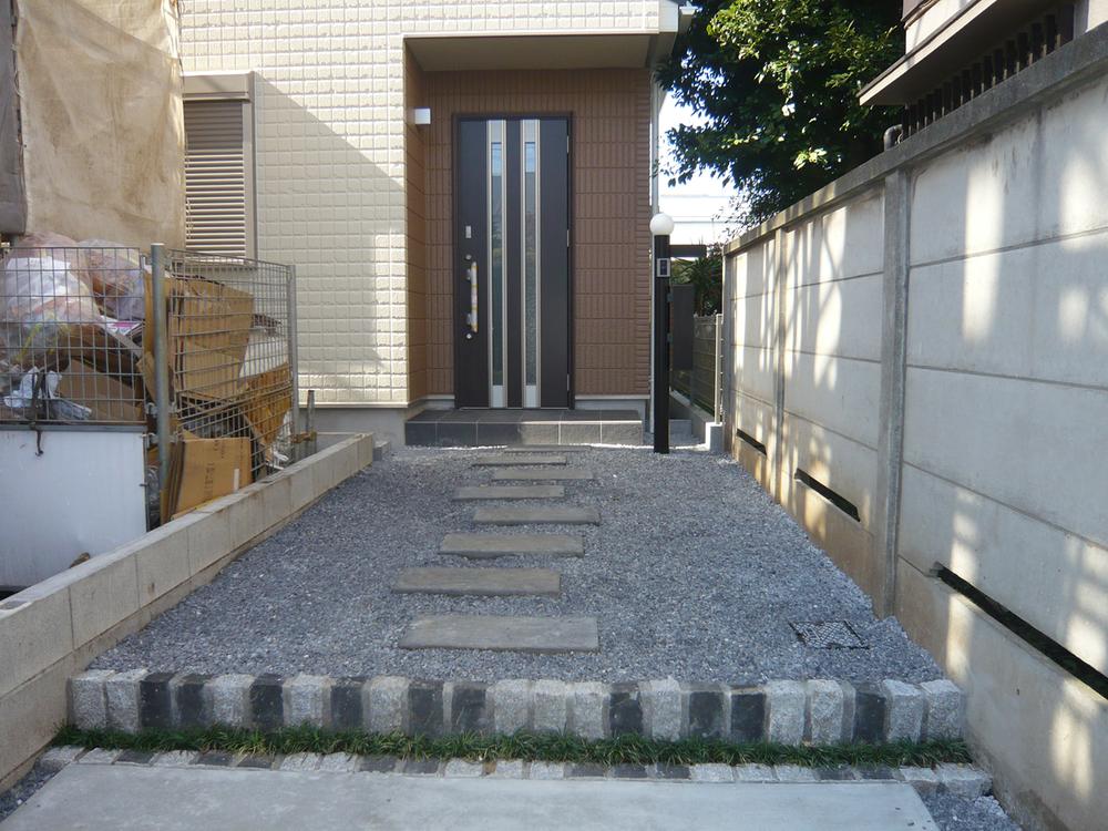 Local appearance photo. Local (11 May 2013) Shooting