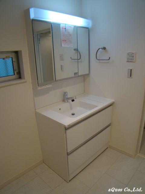 Same specifications photos (Other introspection). Same specifications