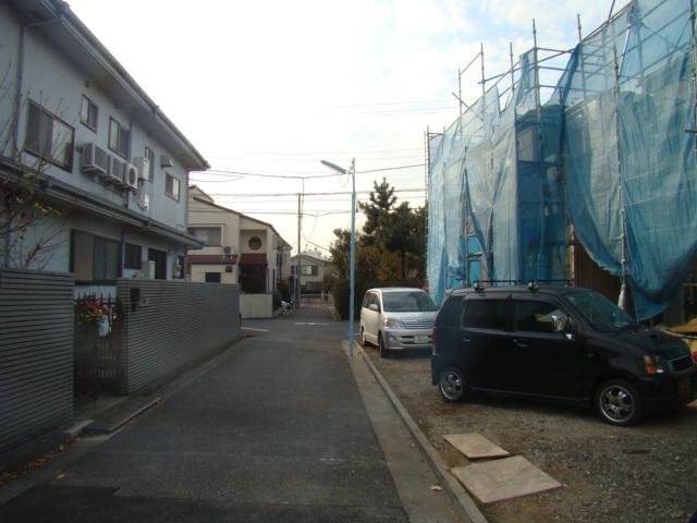 Local photos, including front road. Local (12 May 2013) Shooting