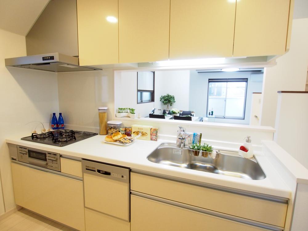 Kitchen. Indoor (12 May 2013) shooting Building 3