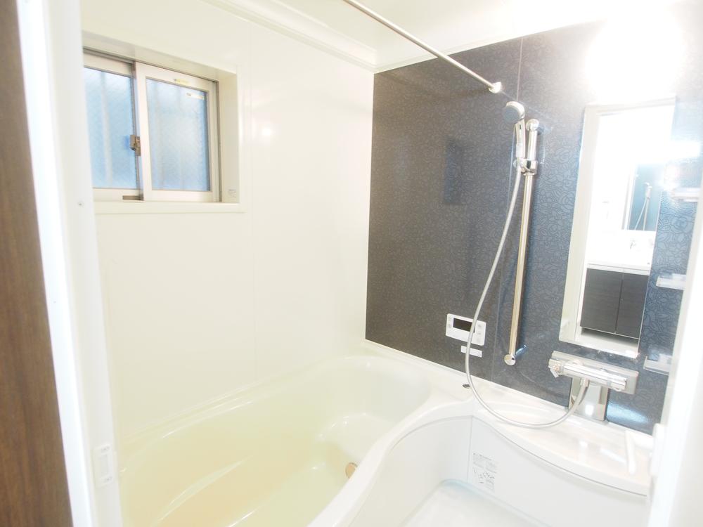 Bathroom. Indoor (12 May 2013) shooting Building 3