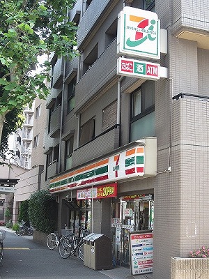 Convenience store. 515m to Seven-Eleven (convenience store)