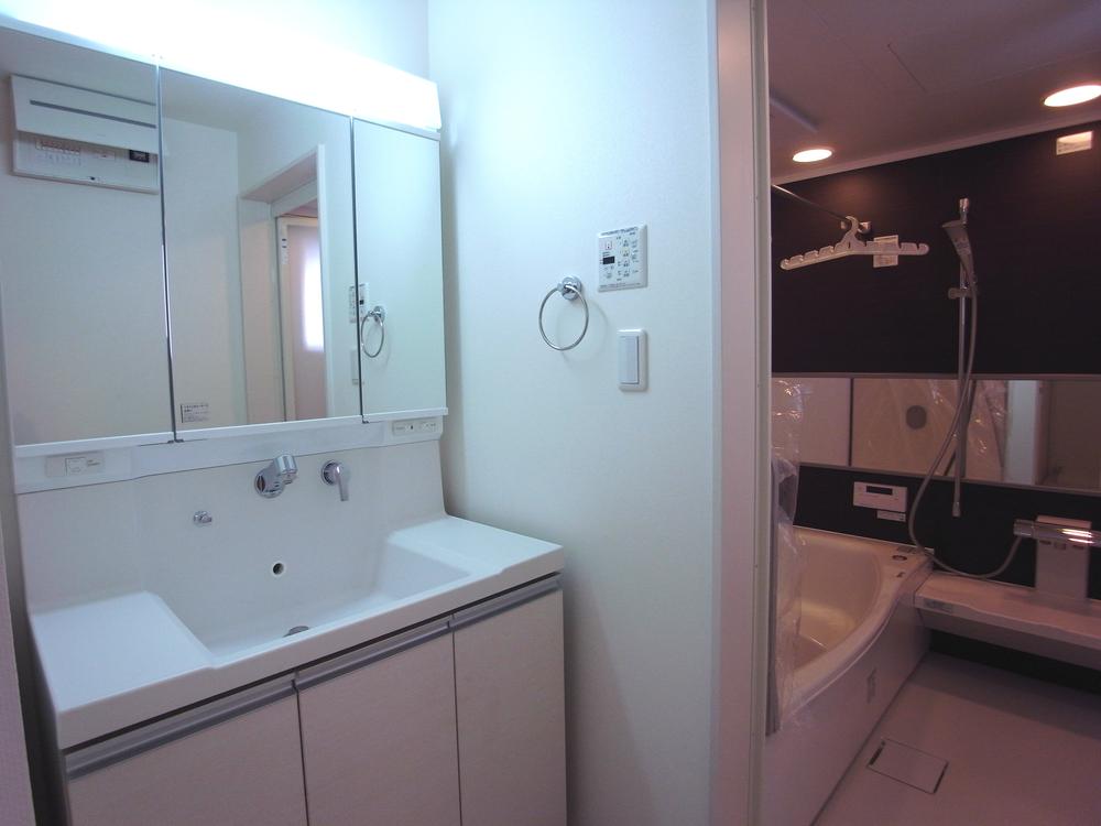 Same specifications photos (Other introspection). Wash room construction cases