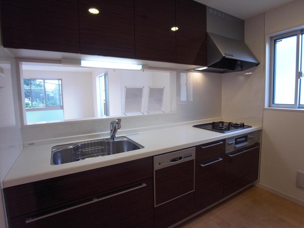 Same specifications photo (kitchen). Kitchen construction cases
