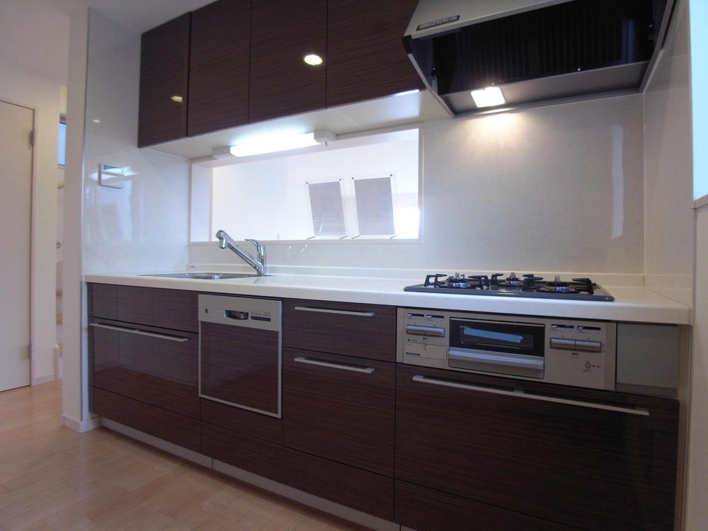 Same specifications photo (kitchen). Kitchen construction cases