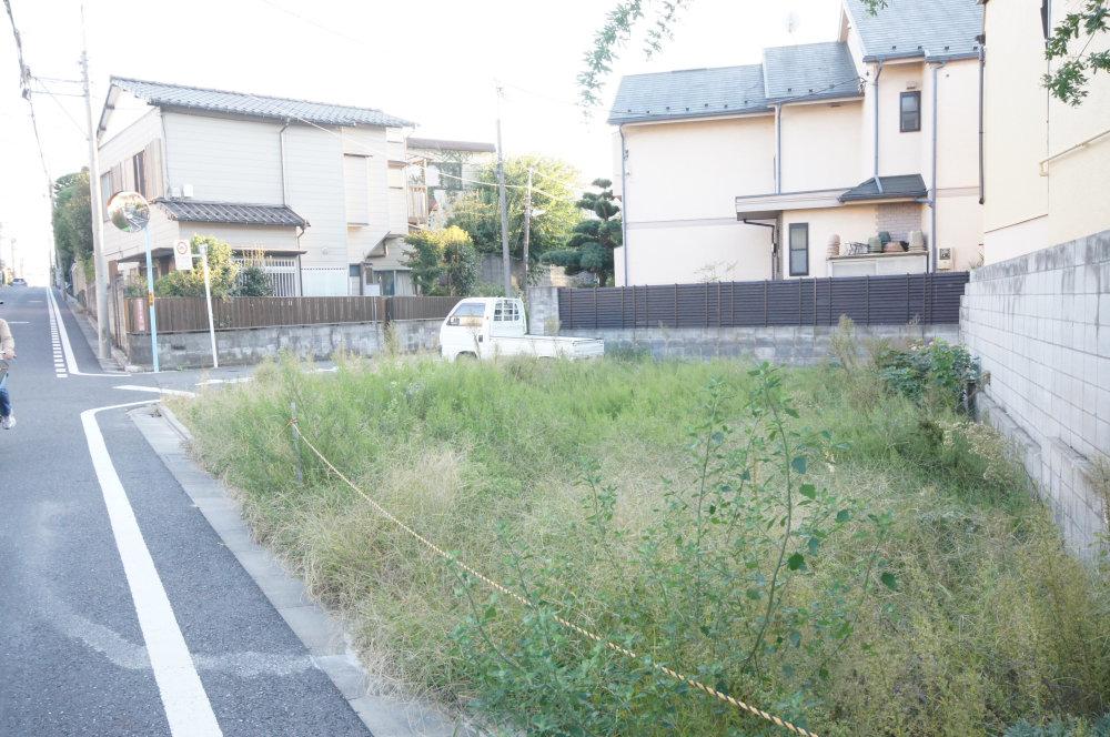 Local land photo. Since the current state of vacant lot situation of adjacent land is easy to understand.