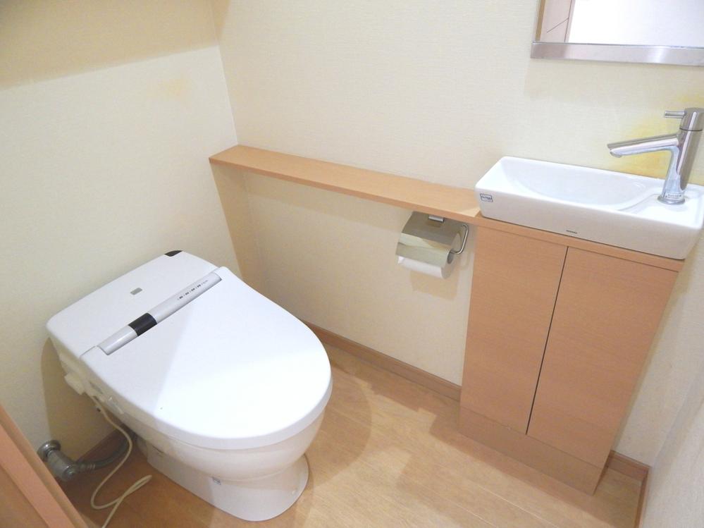 Toilet. Indoor (September 2013) Shooting