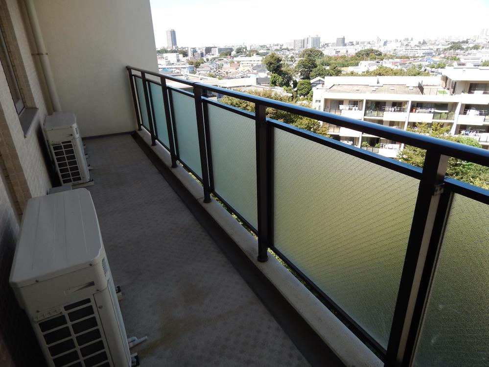 Balcony. Local (September 2013) Shooting (East)