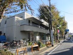 Government office. Nishiogi to local residents Center 150m Nishiogi region Kumin Center and Workers Welfare Hall has become a hotel. Lecture, concert, Available to the rally, etc.. 