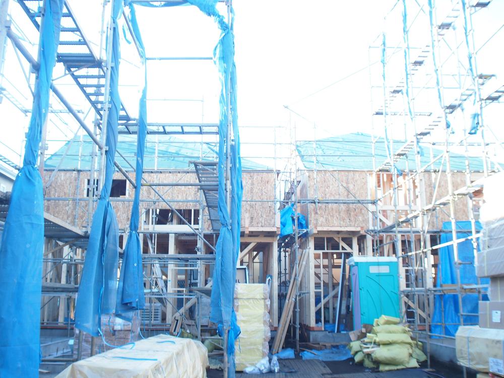 Local photos, including front road. Local (12 May 2013) Shooting