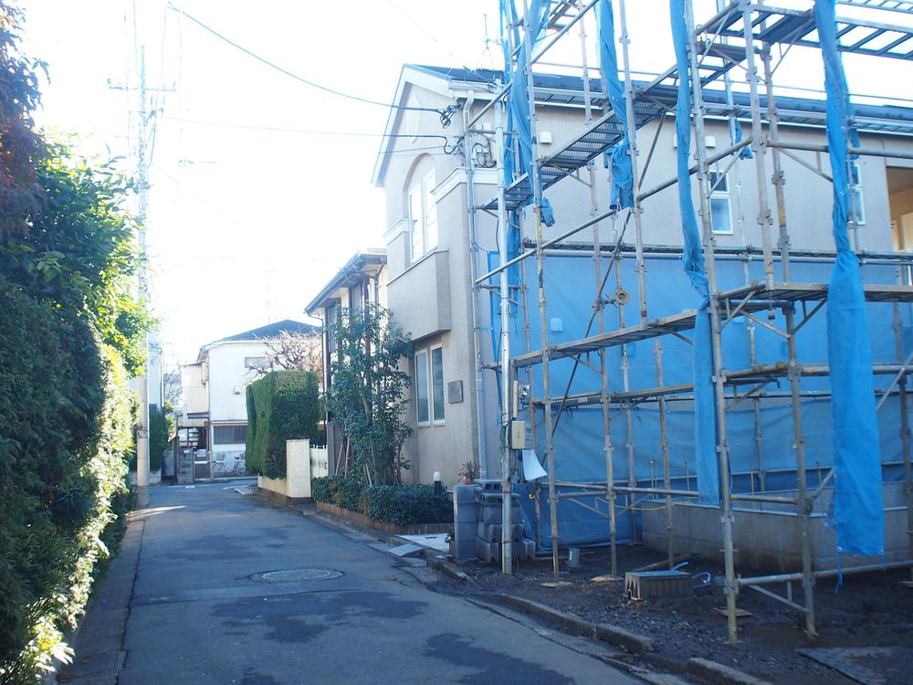 Local photos, including front road. Local (12 May 2013) Shooting