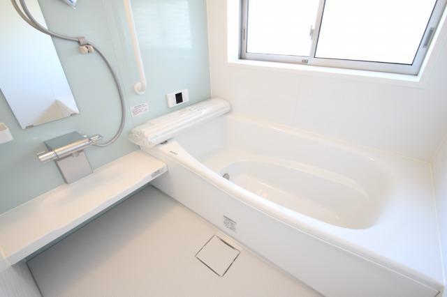 Same specifications photo (bathroom). Bathroom construction cases