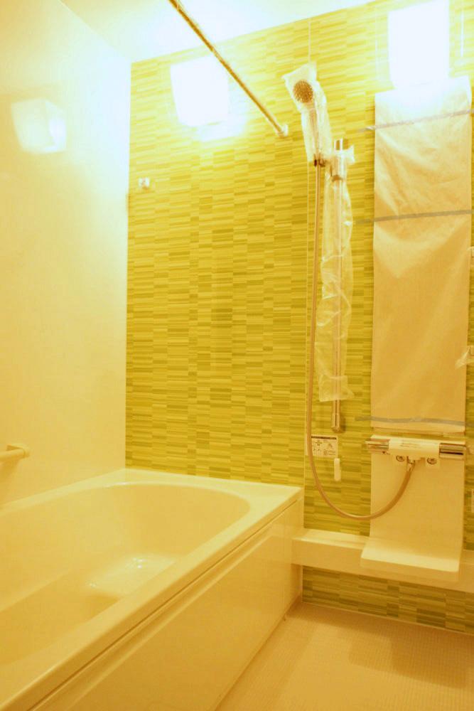 Same specifications photo (bathroom). It will be the construction example of bathroom. Dryer with a unit is a bus. 