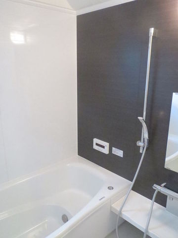 Bath. 1 tsubo size unit bath (with window)