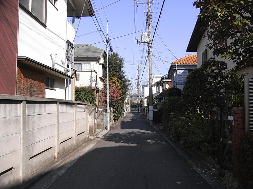 Local photos, including front road. Local (12 May 2013) Shooting