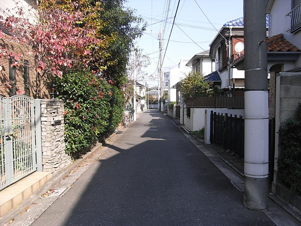 Local photos, including front road. Local (12 May 2013) Shooting