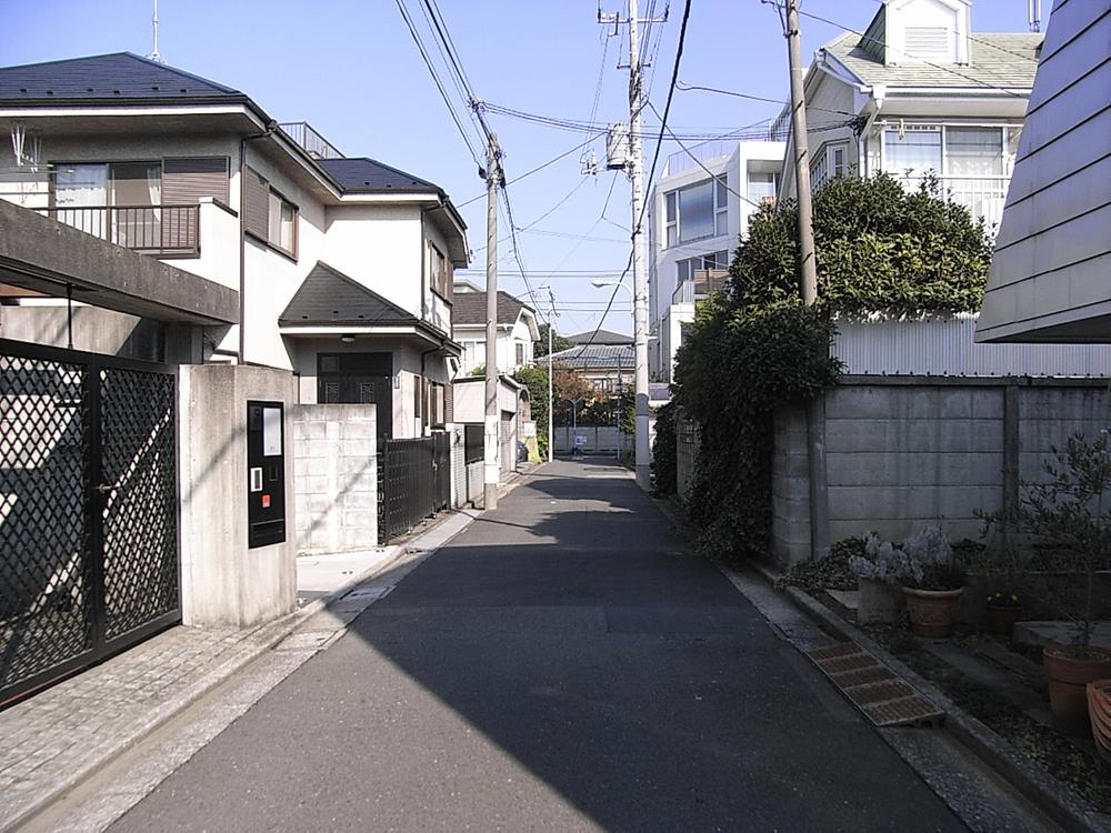 Local photos, including front road. Local (12 May 2013) Shooting