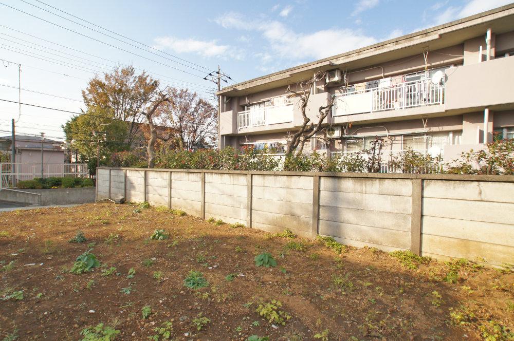 Local land photo. Residential land, which was higher than the road will produce a sense of openness have feelings. 
