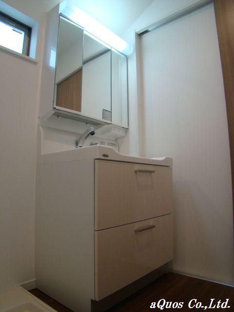 Same specifications photos (Other introspection). Same specifications