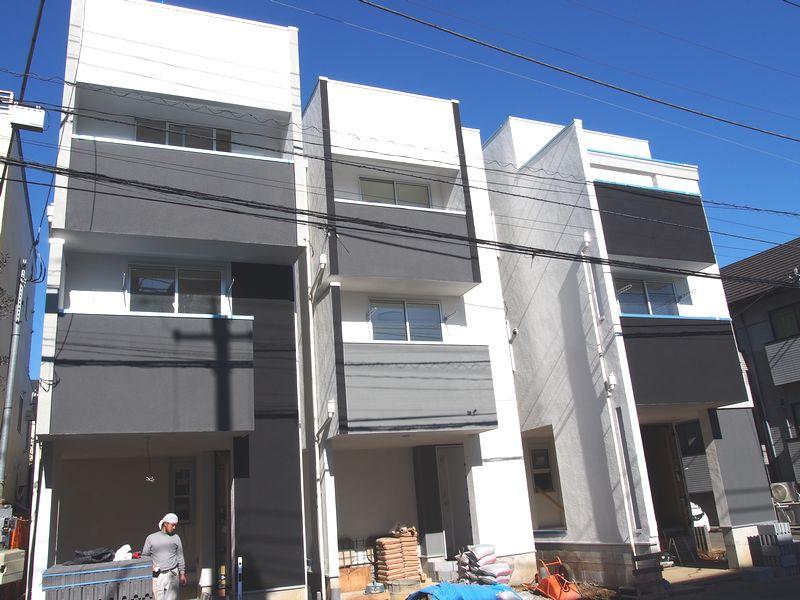 Local appearance photo. Local (11 May 2013) Shooting