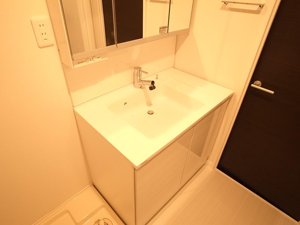 Wash basin, toilet. Bathroom vanity. This is a new replaced..