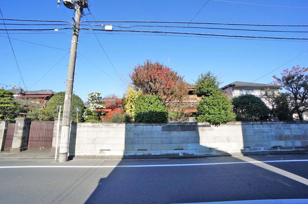 Local land photo. It has taken the local from the front