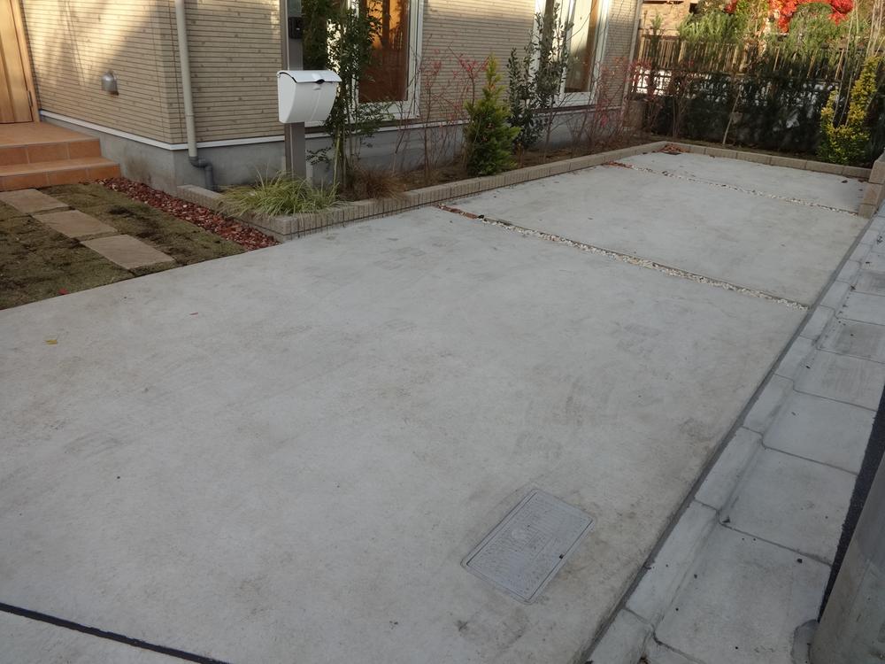 Parking lot. Local (12 May 2013) Shooting