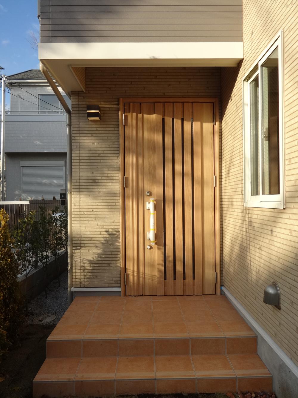 Entrance. Local (12 May 2013) Shooting