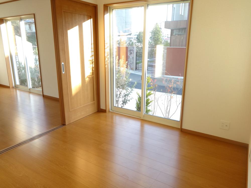 Non-living room. Indoor (12 May 2013) Shooting