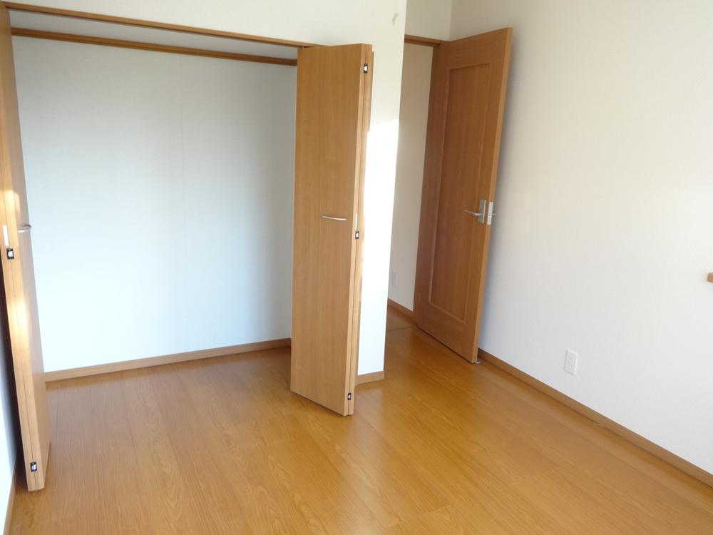 Non-living room. Indoor (12 May 2013) Shooting