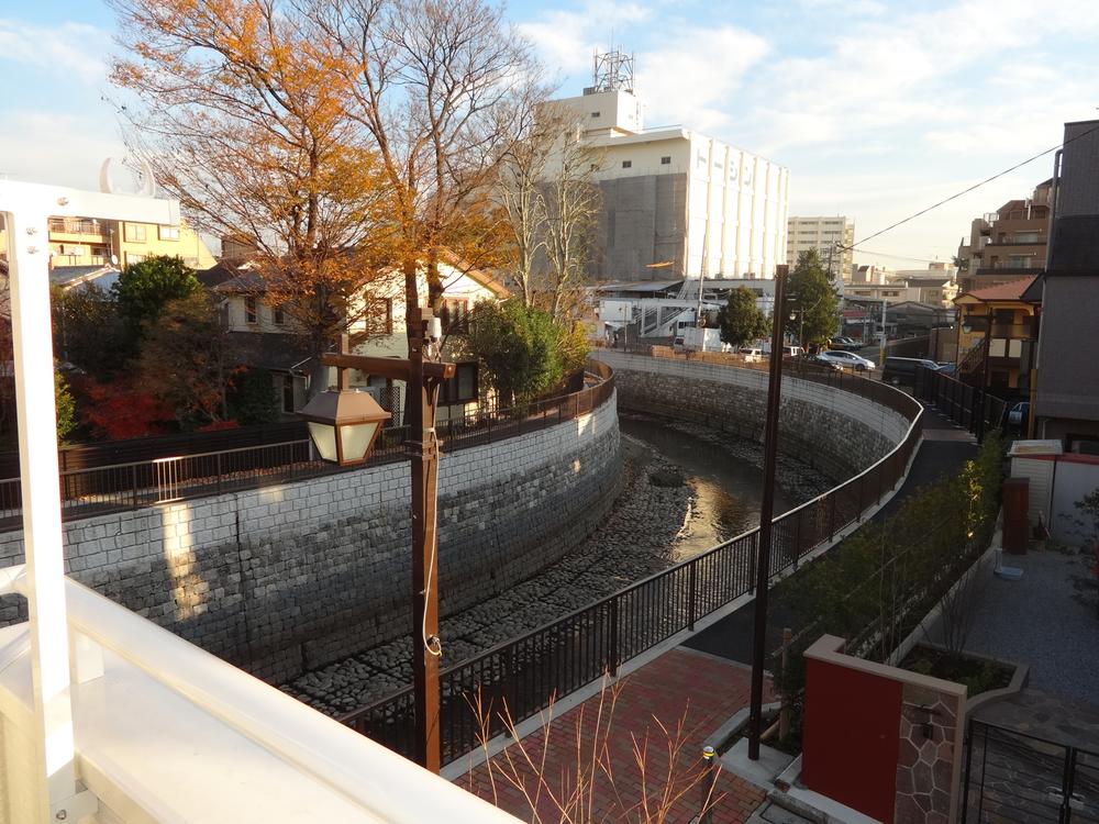View photos from the dwelling unit. View from the site (December 2013) Shooting