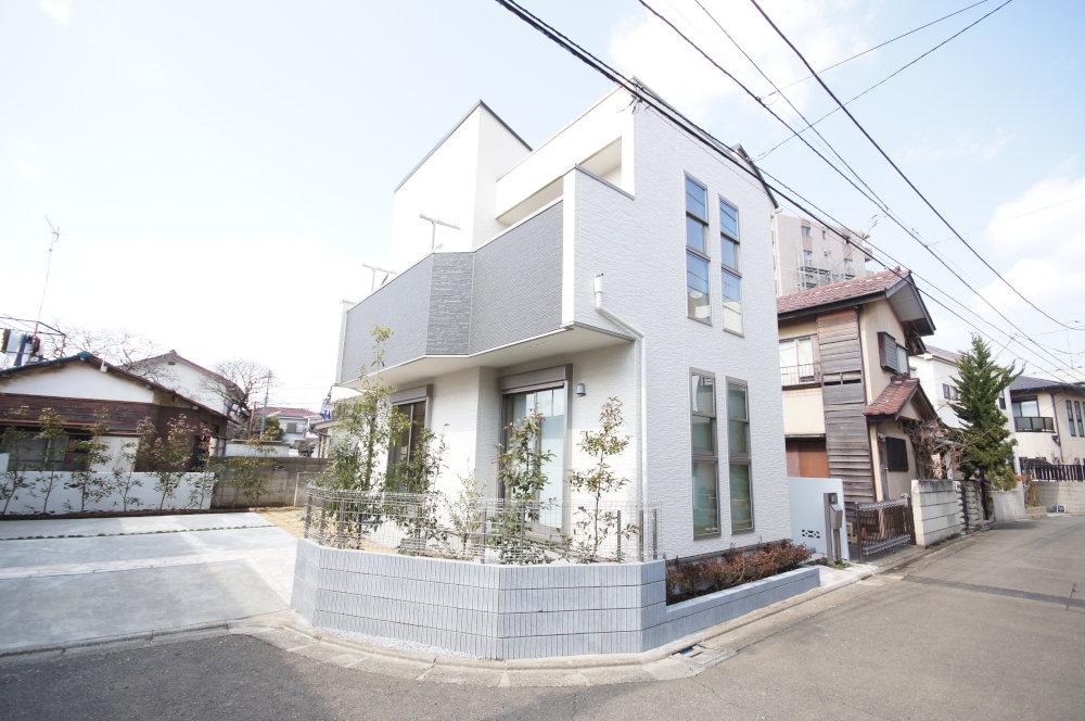 Same specifications photos (appearance). Newly built single-family Suginami Naritahigashi 1-chome. All three buildings. This photo will be in construction cases. Current status, Is under construction, but the building completion is scheduled for 2013 December. 