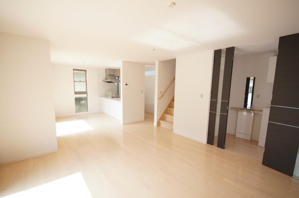 Same specifications photos (living). It will be the construction example of living. It comes with floor heating. 