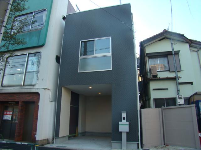 Local appearance photo. Local (11 May 2013) Shooting